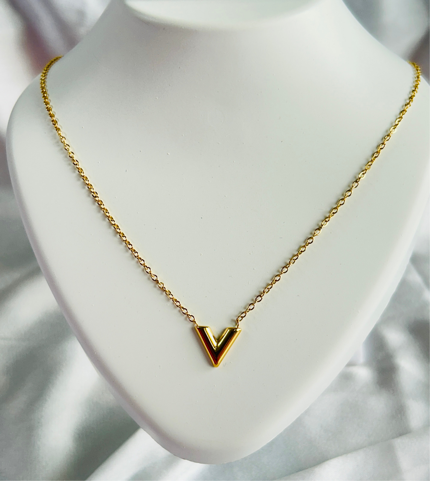 Golden V-Link Necklace