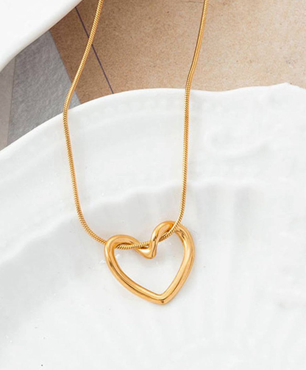 Gold-plated quirky pendant chains