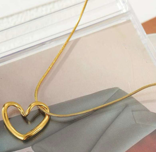 Gold-plated quirky pendant chains