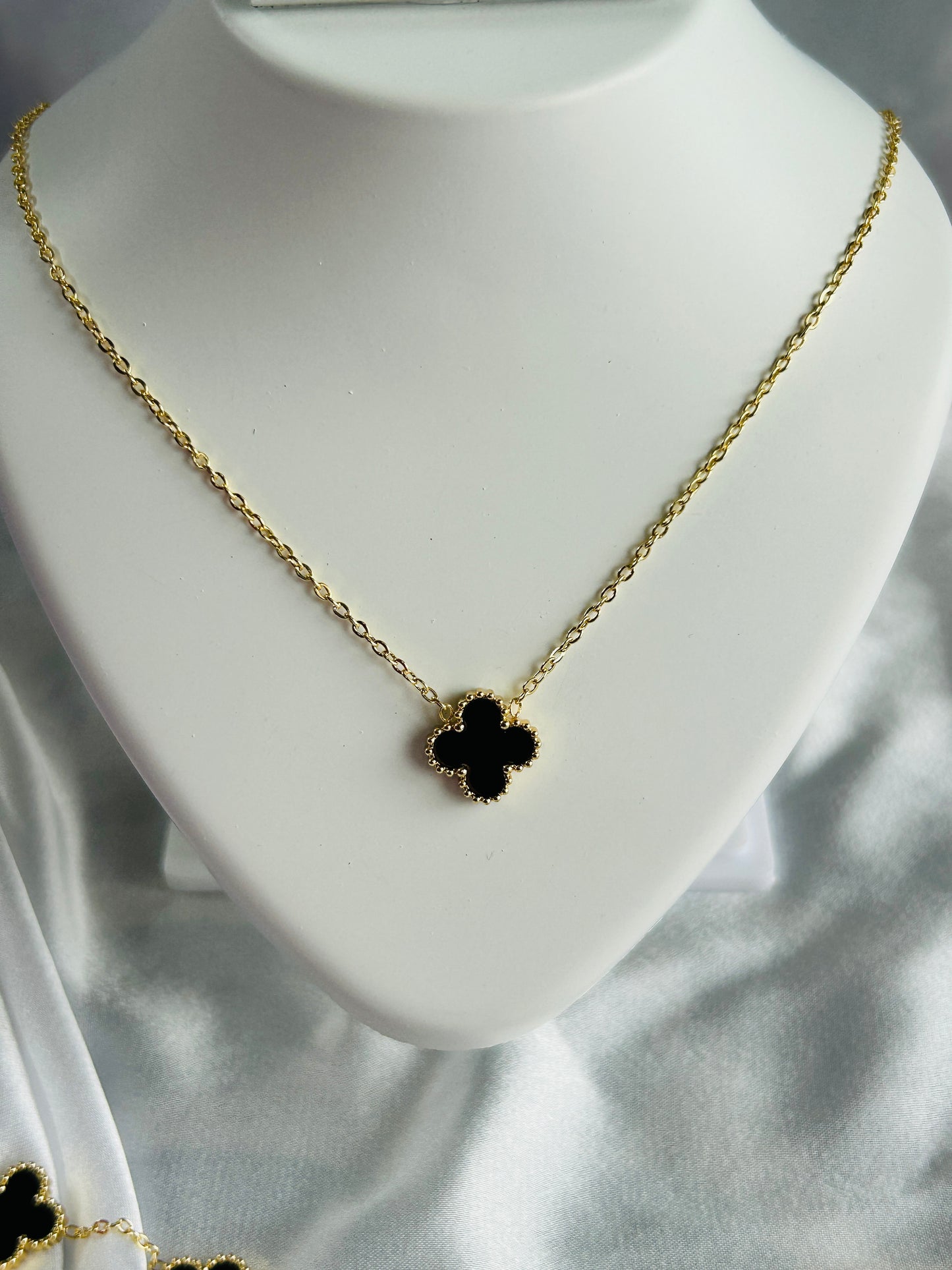 Luxe Black Clover Gold Jewelry Set
