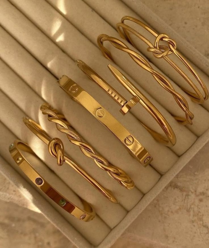 BANGLES